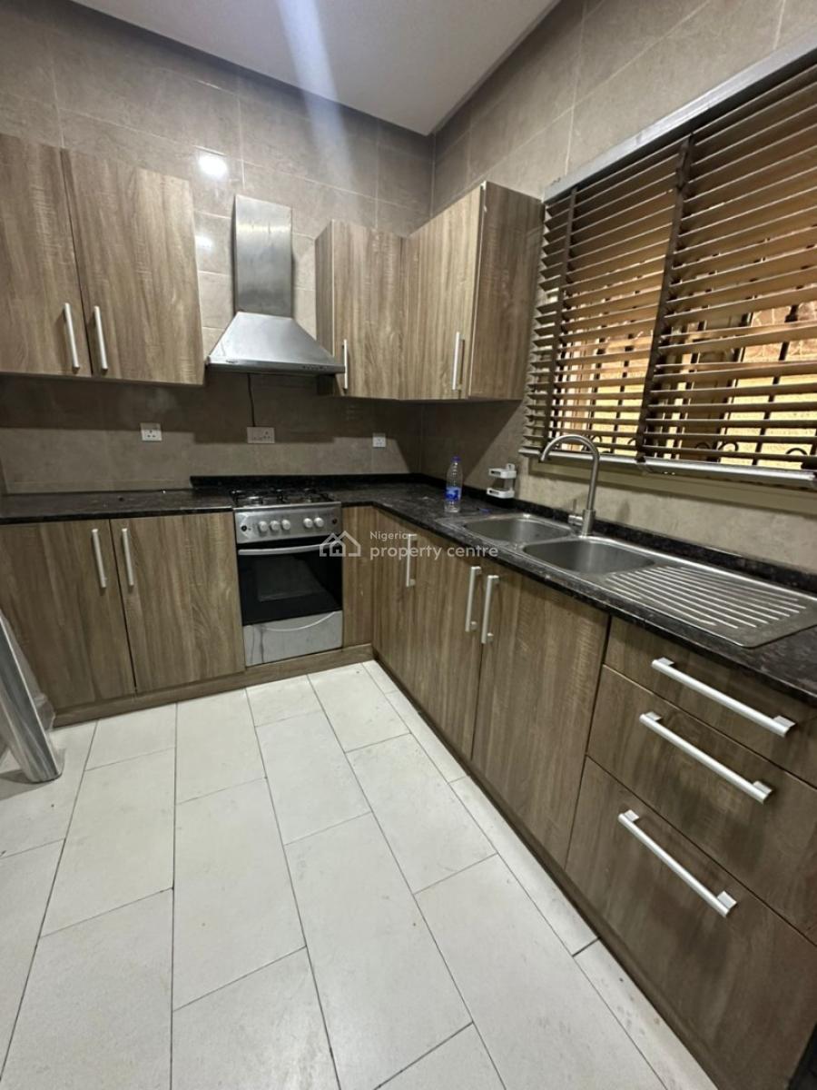 2 Bedroom Apartment, Off Admiralty, Lekki Phase 1, Lekki, Lagos, Flat / Apartment for Rent