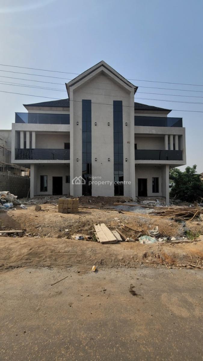 Well Built 4-bedroom Semi-detached Triplex with Boys Quarter & Cinema, Kolapo Ishola Gra, Akobo, Ibadan, Oyo, Semi-detached Duplex for Sale