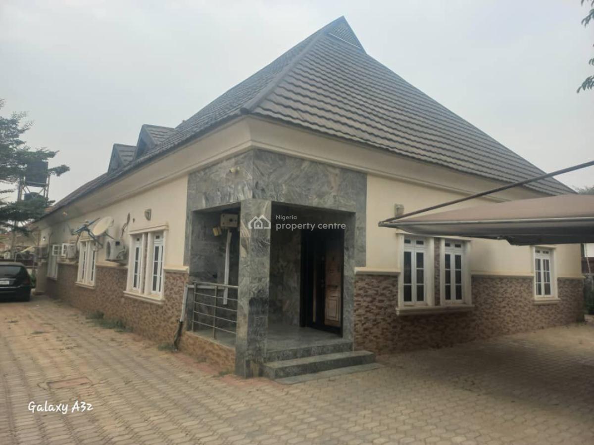 a Well Finished 5 Bedroom Bungalow with 2 Rooms Self-contained Bq, 5th Avenue, Gwarinpa, Abuja, Detached Bungalow for Rent
