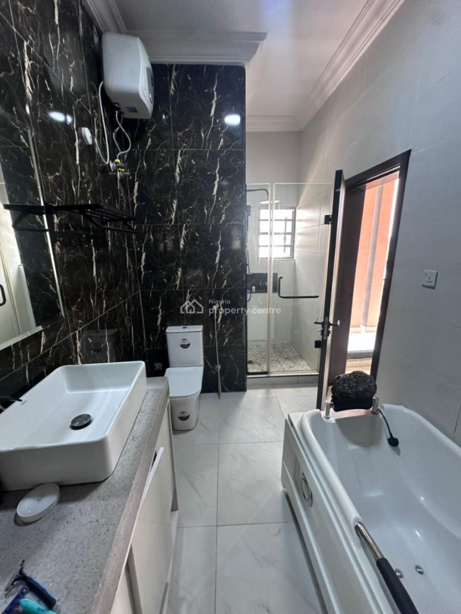 3 Bedroom Penthouse, Ologolo, Lekki, Lagos, Flat / Apartment for Sale
