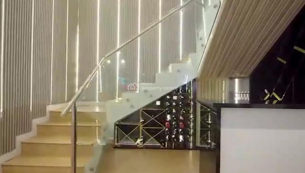 Fully Serviced 4 Bedroom Penthouse, Lekki Phase One, Lekki, Lagos, Flat / Apartment for Rent