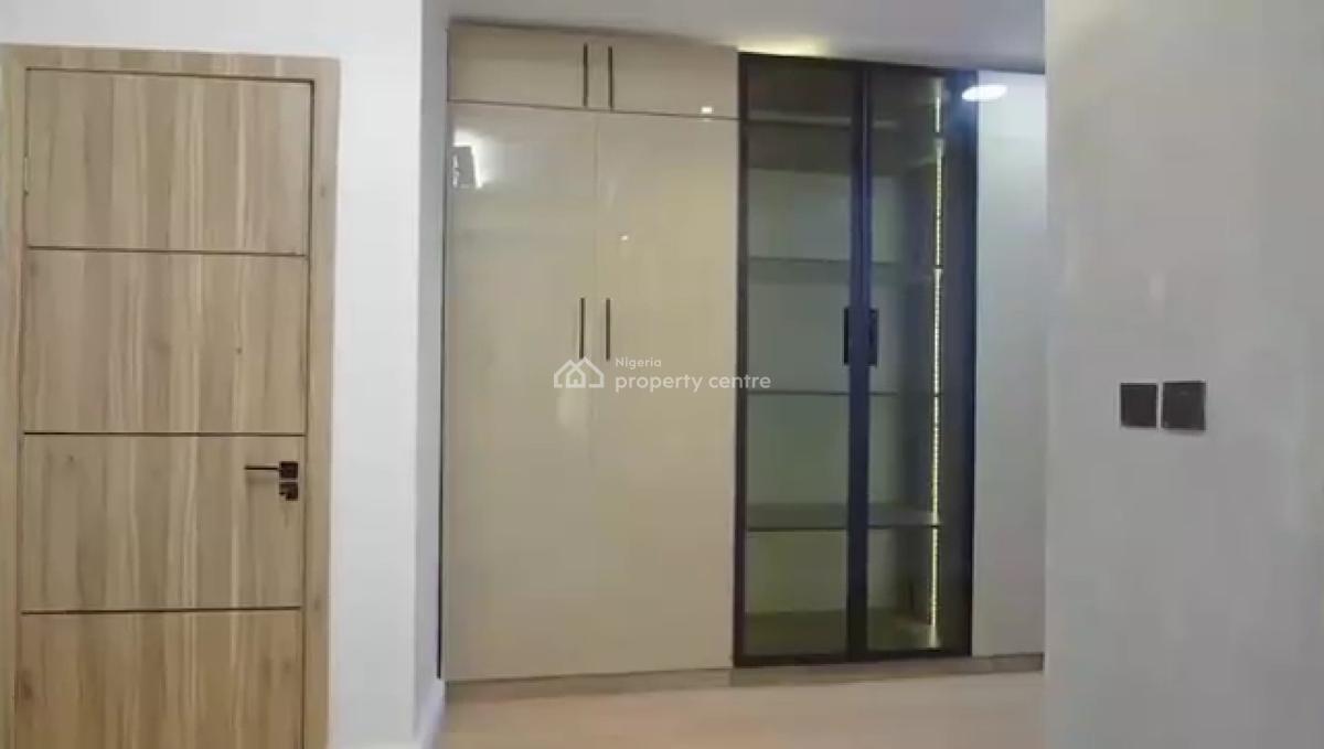 Fully Serviced 4 Bedroom Penthouse, Lekki Phase One, Lekki, Lagos, Flat / Apartment for Rent