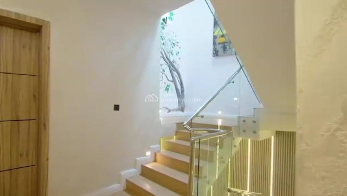 Fully Serviced 4 Bedroom Penthouse, Lekki Phase One, Lekki, Lagos, Flat / Apartment for Rent