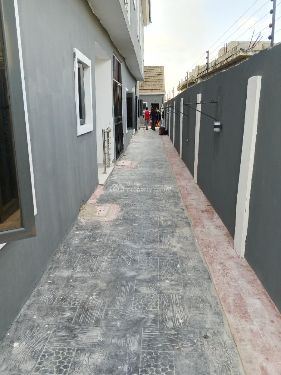 Brand New 2 Bedroom Flat, Elemoro...., Bogije, Ibeju Lekki, Lagos, Flat / Apartment for Rent
