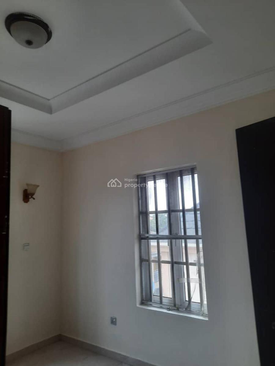 3bedroom Luxury Apartment Party Furnished, Unilag Estate, Magodo Gra Phase One, Magodo, Lagos, Flat / Apartment for Rent