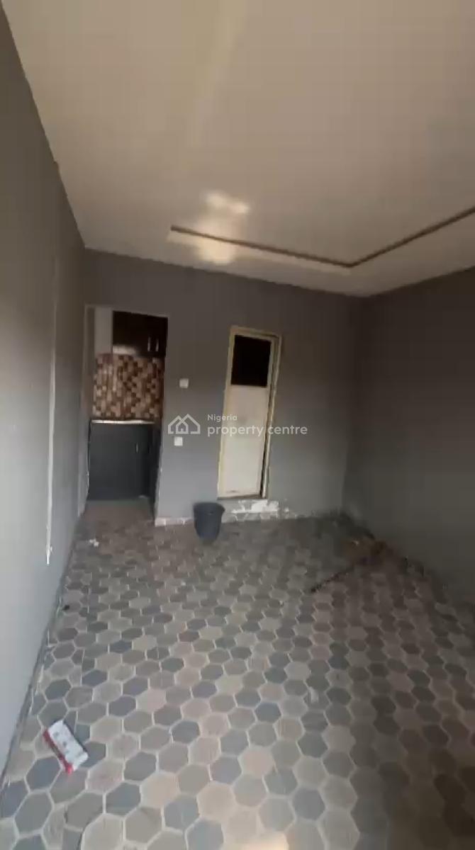 Relatively New Room Self Contained (upstairs), Onike, Yaba, Lagos, Flat / Apartment for Rent