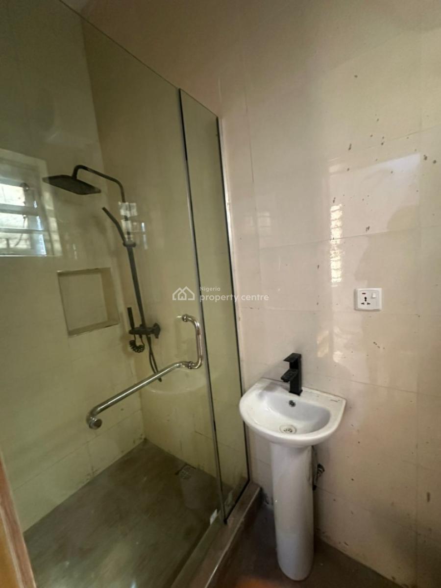Just Out  2 Bedroom Flat Available, Goodnews Estate, Sangotedo, Ajah, Lagos, Flat / Apartment for Rent