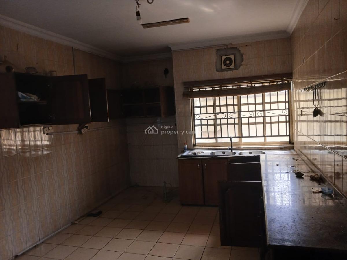 5-bedroom Semi-detached House + 2-room Bq, Lekki Phase 1, Lekki, Lagos, Semi-detached Duplex for Rent