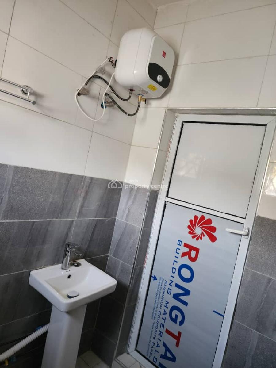 Three Bedroom Terrace, Brains and Hammer Estate, Dei Dei, Gwarinpa, Abuja, Terraced Bungalow for Sale