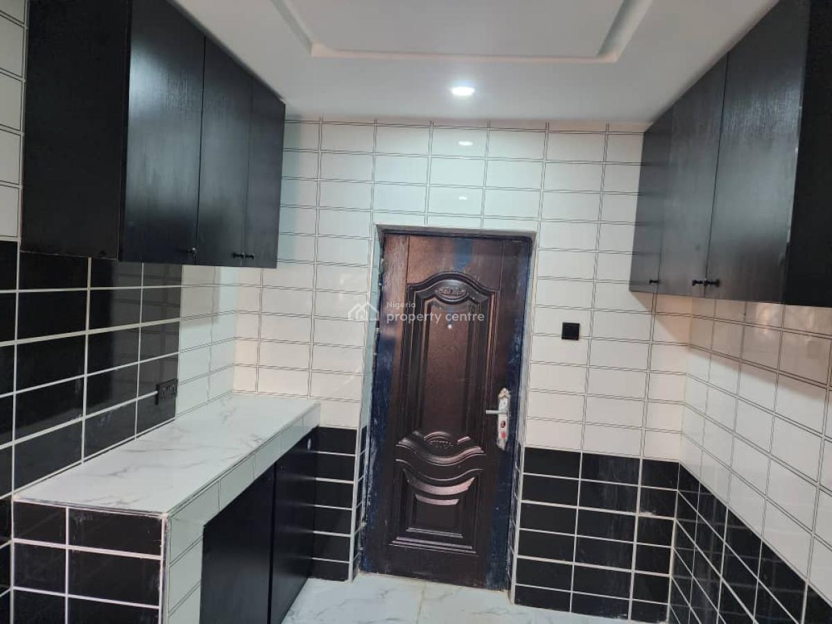 Three Bedroom Terrace, Brains and Hammer Estate, Dei Dei, Gwarinpa, Abuja, Terraced Bungalow for Sale