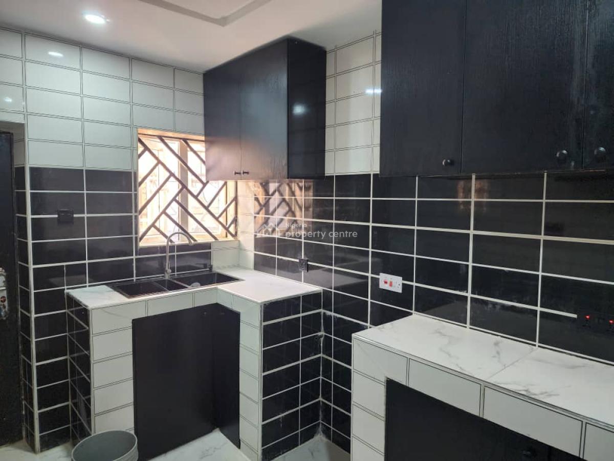 Three Bedroom Terrace, Brains and Hammer Estate, Dei Dei, Gwarinpa, Abuja, Terraced Bungalow for Sale