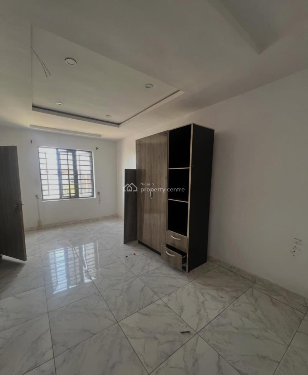 2bedroom Apartment, Ologolo, Lekki, Lagos, Flat / Apartment for Rent