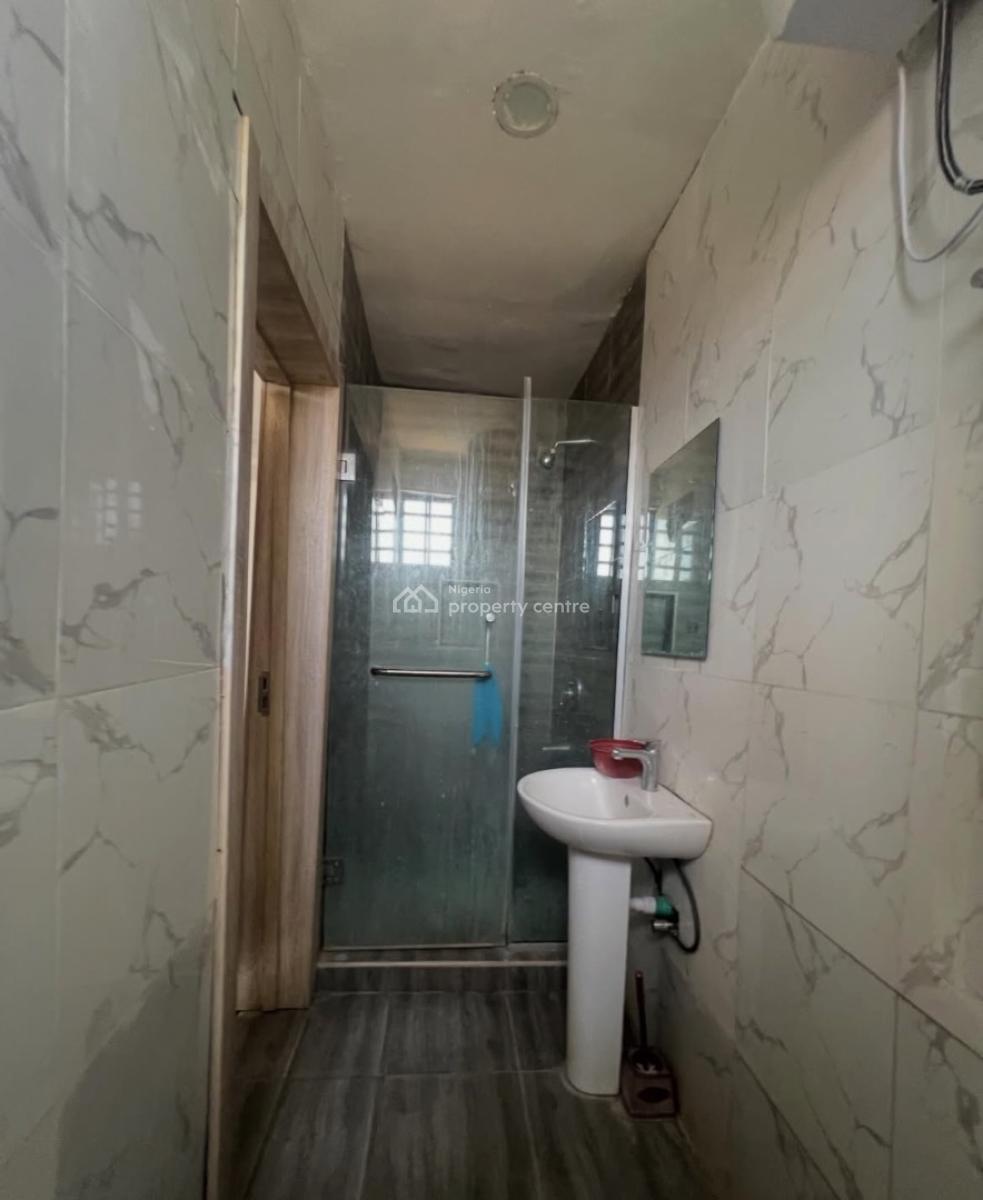 2bedroom Apartment, Ologolo, Lekki, Lagos, Flat / Apartment for Rent