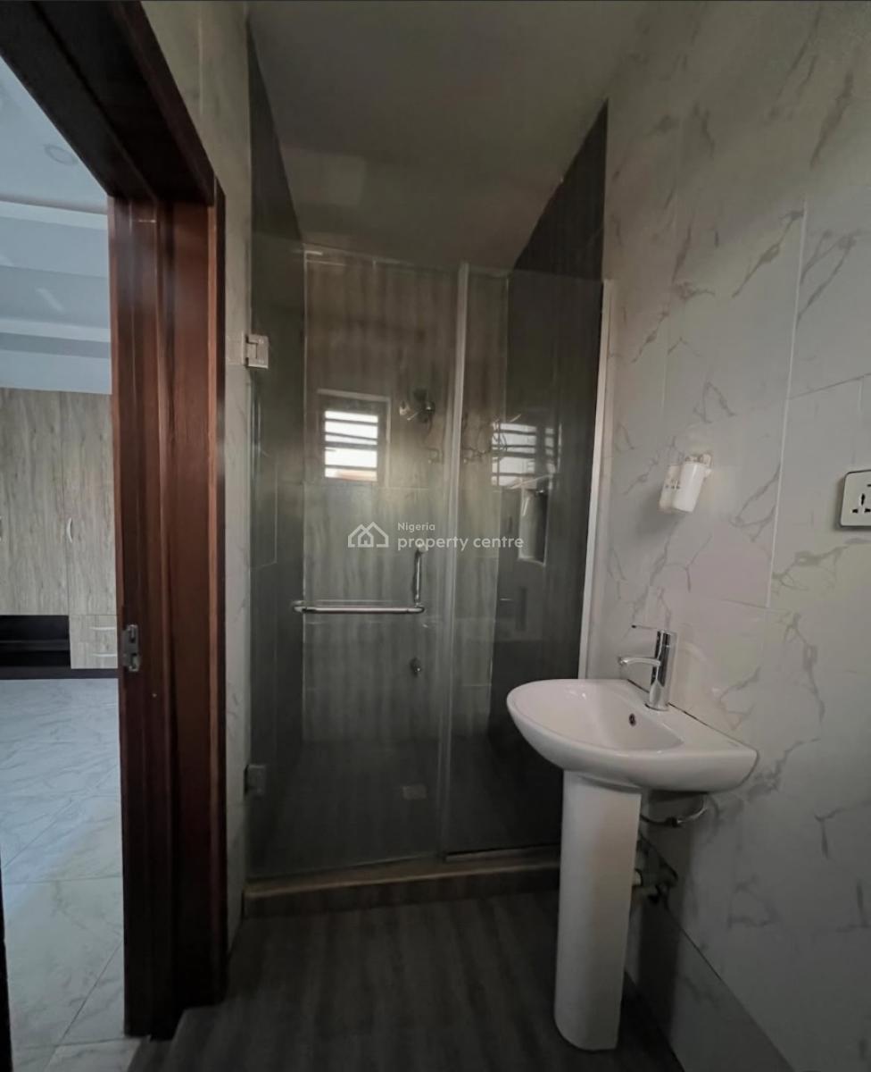 2bedroom Apartment, Ologolo, Lekki, Lagos, Flat / Apartment for Rent