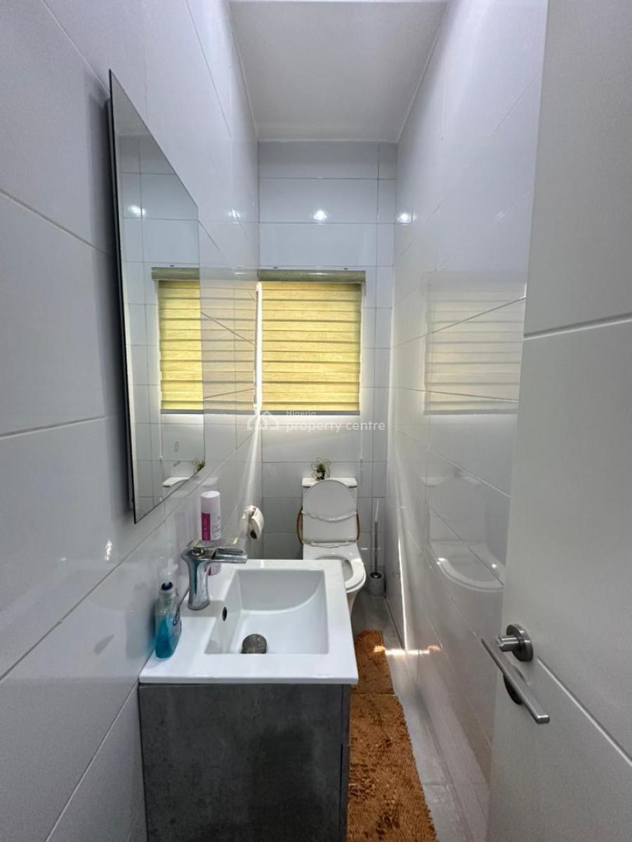 Well-maintained 2 Bedroom Apartment with Swimming Pool, Ikate, Ikate, Lekki, Lagos, Flat / Apartment for Rent