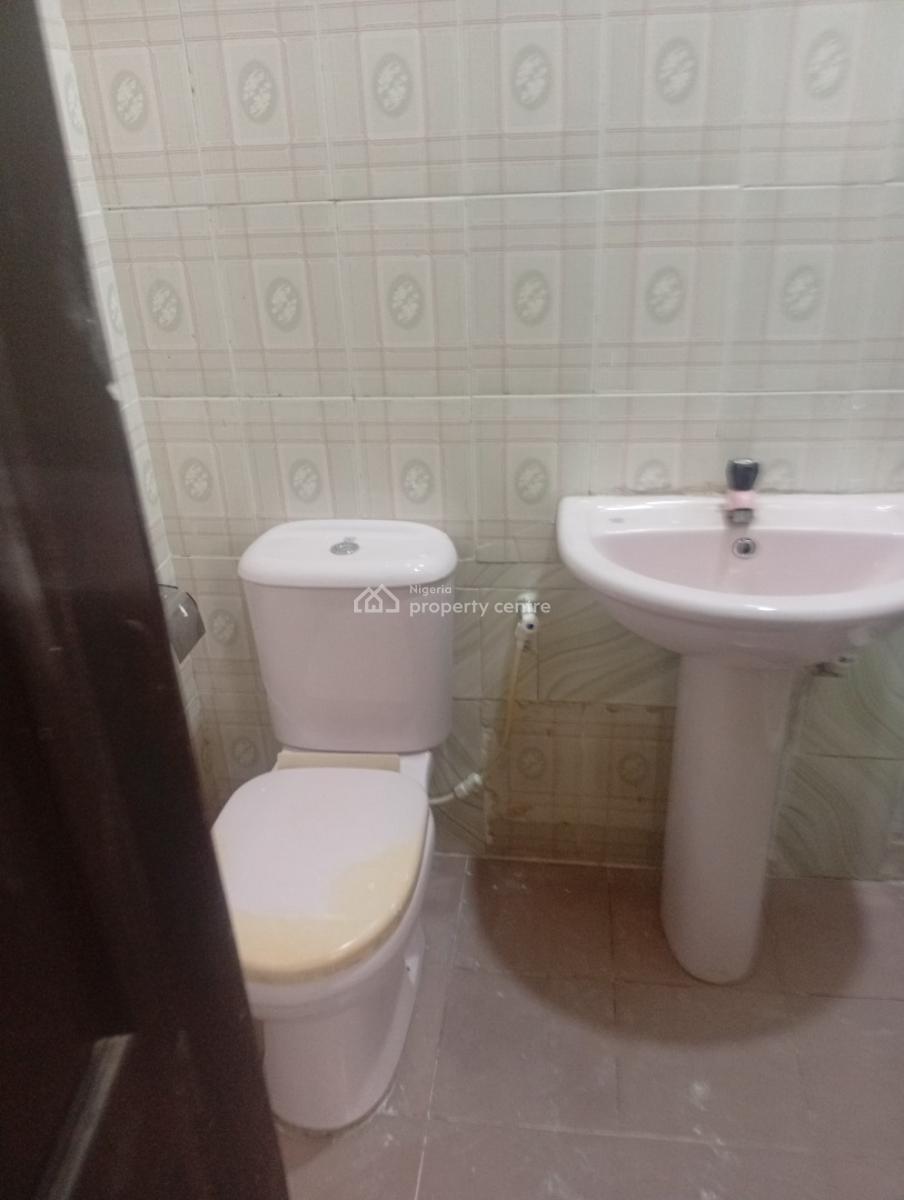 Executive 2 Bedroom Flat, Anthony Uzom Estate ,via Ojodu Berger Lagos, Ojodu Berger, Ojodu, Lagos, Flat / Apartment for Rent