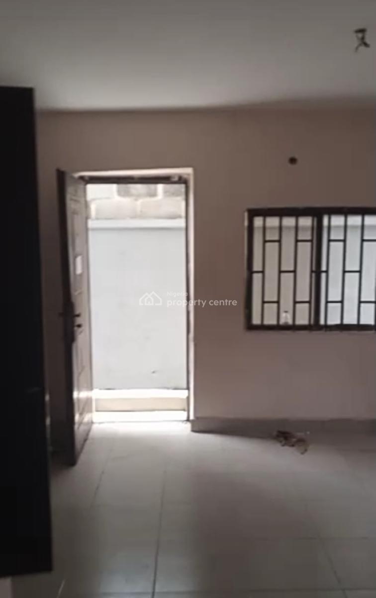 Clean and Spacious Room  Selfcon at Thomas Estate { Video}, Thomas Estate, Ajah, Lagos, Self Contain (single Rooms) for Rent