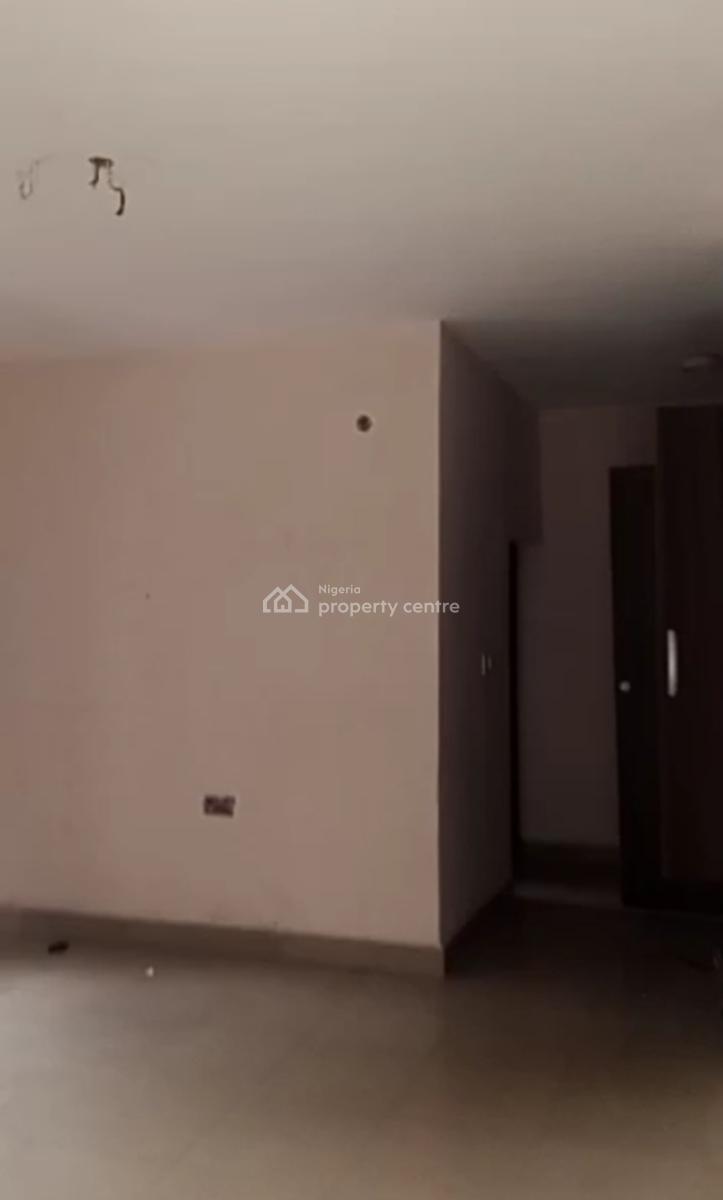 Clean and Spacious Room  Selfcon at Thomas Estate { Video}, Thomas Estate, Ajah, Lagos, Self Contain (single Rooms) for Rent