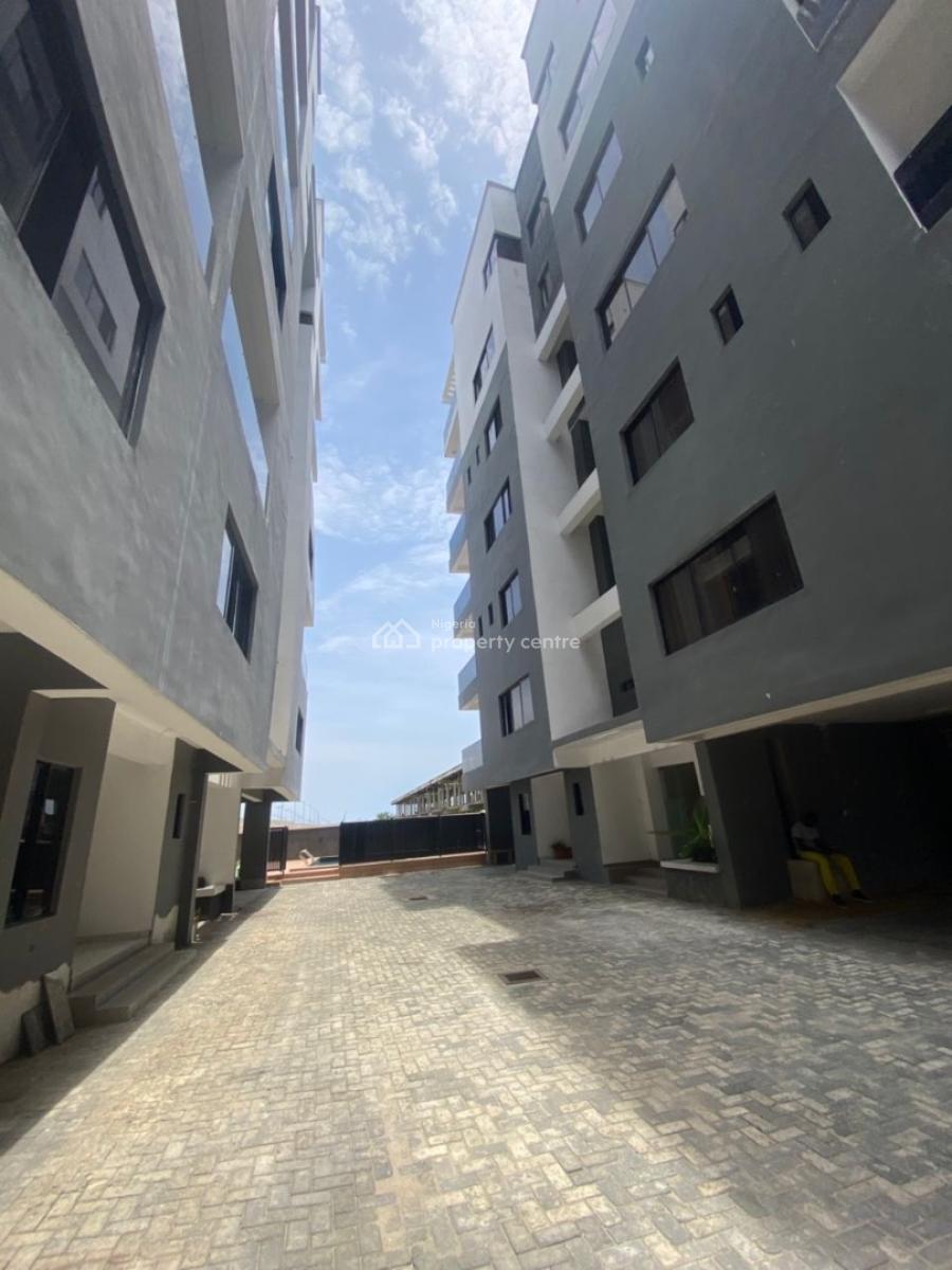 Spacious and Standard 2bedroom Maisonette with Swimming Pool and Gym, Facing Costal Road, Lekki Expressway, Lekki, Lagos, Flat / Apartment for Sale