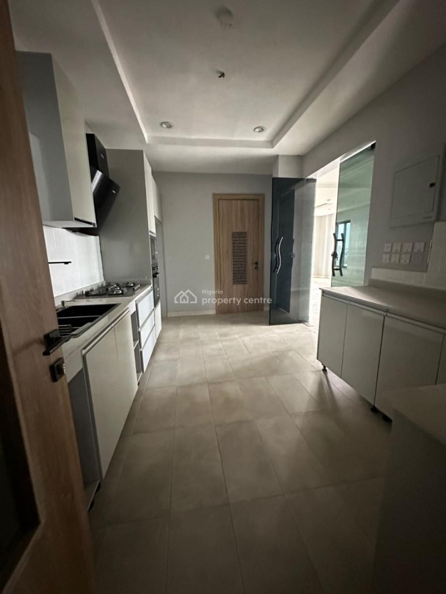 Tastefully Built 3-bedroom Apartment on The 5th Floor, Lekki Phase 1, Lekki, Lagos, Flat / Apartment for Sale