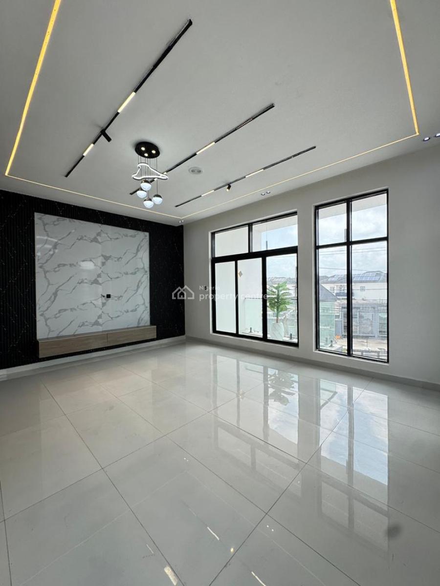 Classy  5  Bedrooms with a Swimming Pool, Lekki, Lagos, Detached Duplex for Sale