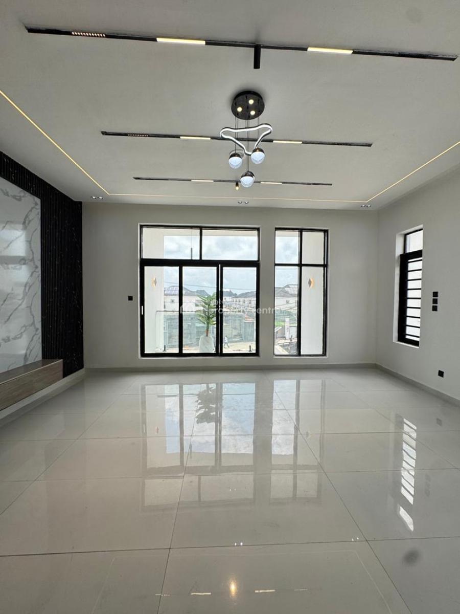 Classy  5  Bedrooms with a Swimming Pool, Lekki, Lagos, Detached Duplex for Sale