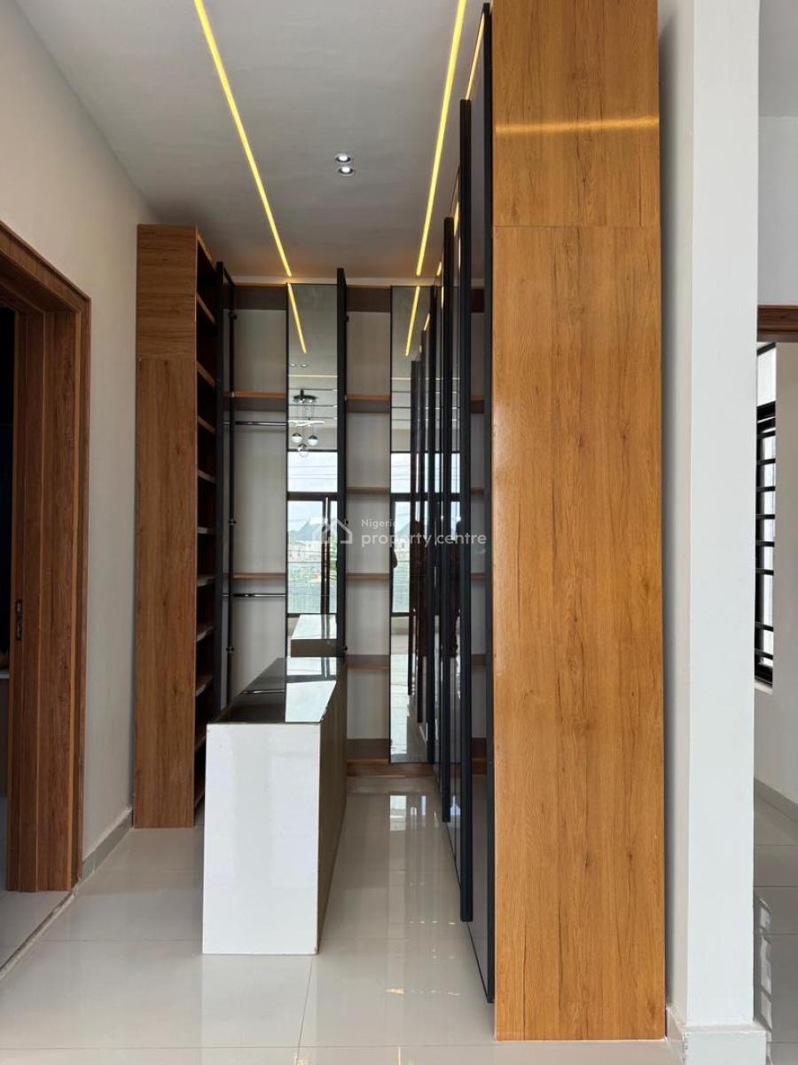 Classy  5  Bedrooms with a Swimming Pool, Lekki, Lagos, Detached Duplex for Sale