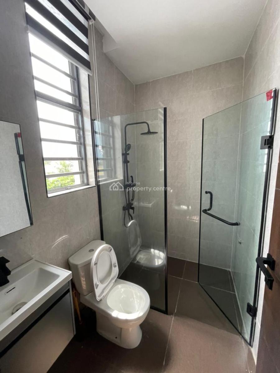 Furnished Or Unfurnished 3 Bedroom En-suite Sizeable Flat, Lekki Phase 1, Lekki, Lagos, Flat / Apartment for Rent