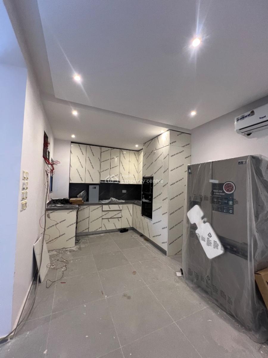 2 Bedroom Apartment, Lekki Phase 1, Lekki, Lagos, Flat / Apartment for Sale