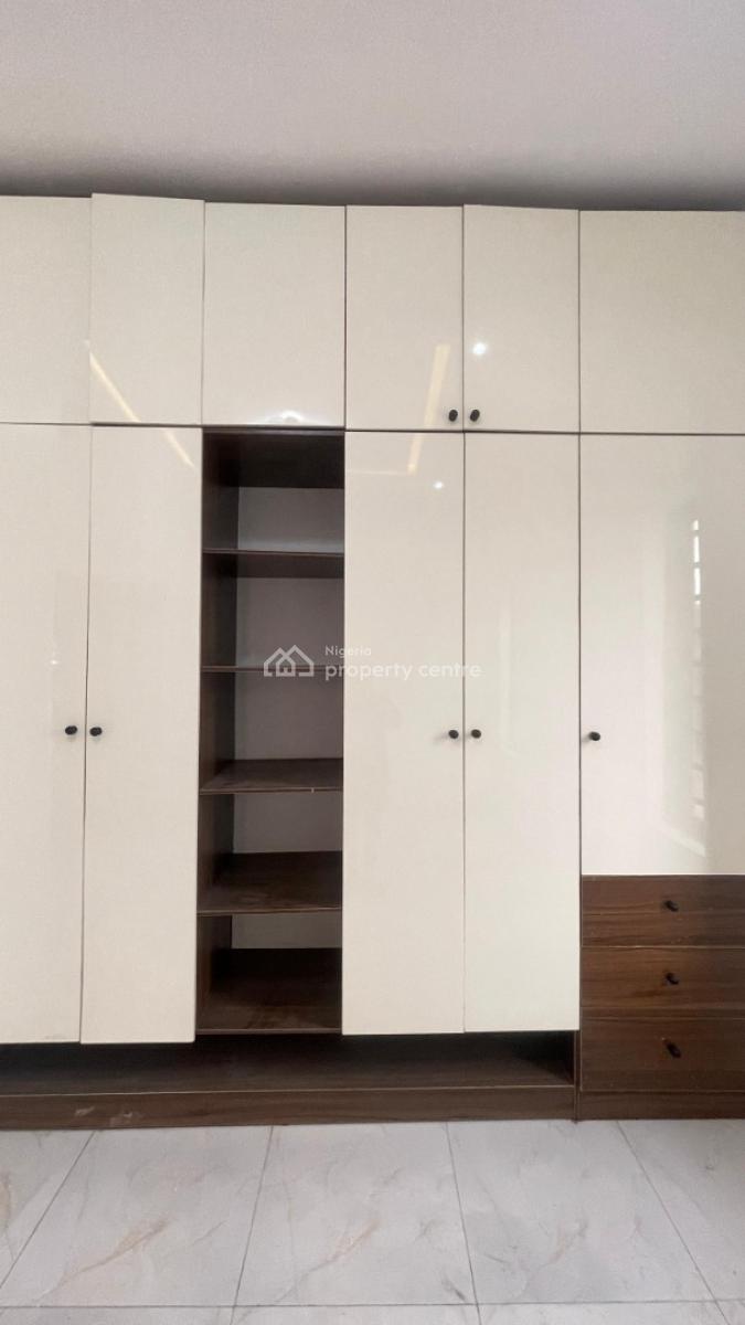 Luxurious One Bed Apartment with Inverter, Chevron/agungi, Lekki, Lagos, Block of Flats for Sale