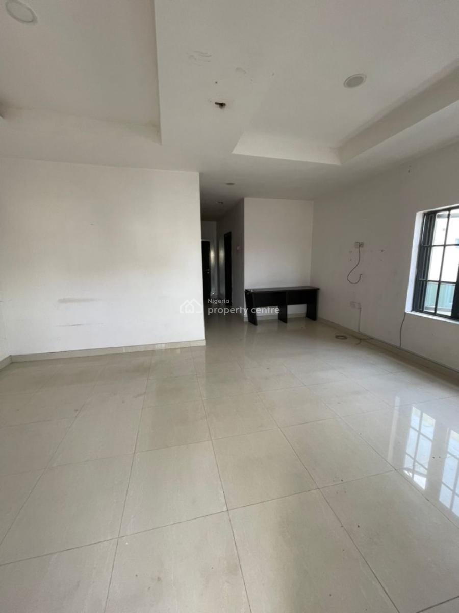 Self Serviced 3 Bedroom Ensuite Semi-detached Duplex in a Shared Compound, Lekki Phase 1, Lekki, Lagos, Semi-detached Duplex for Rent