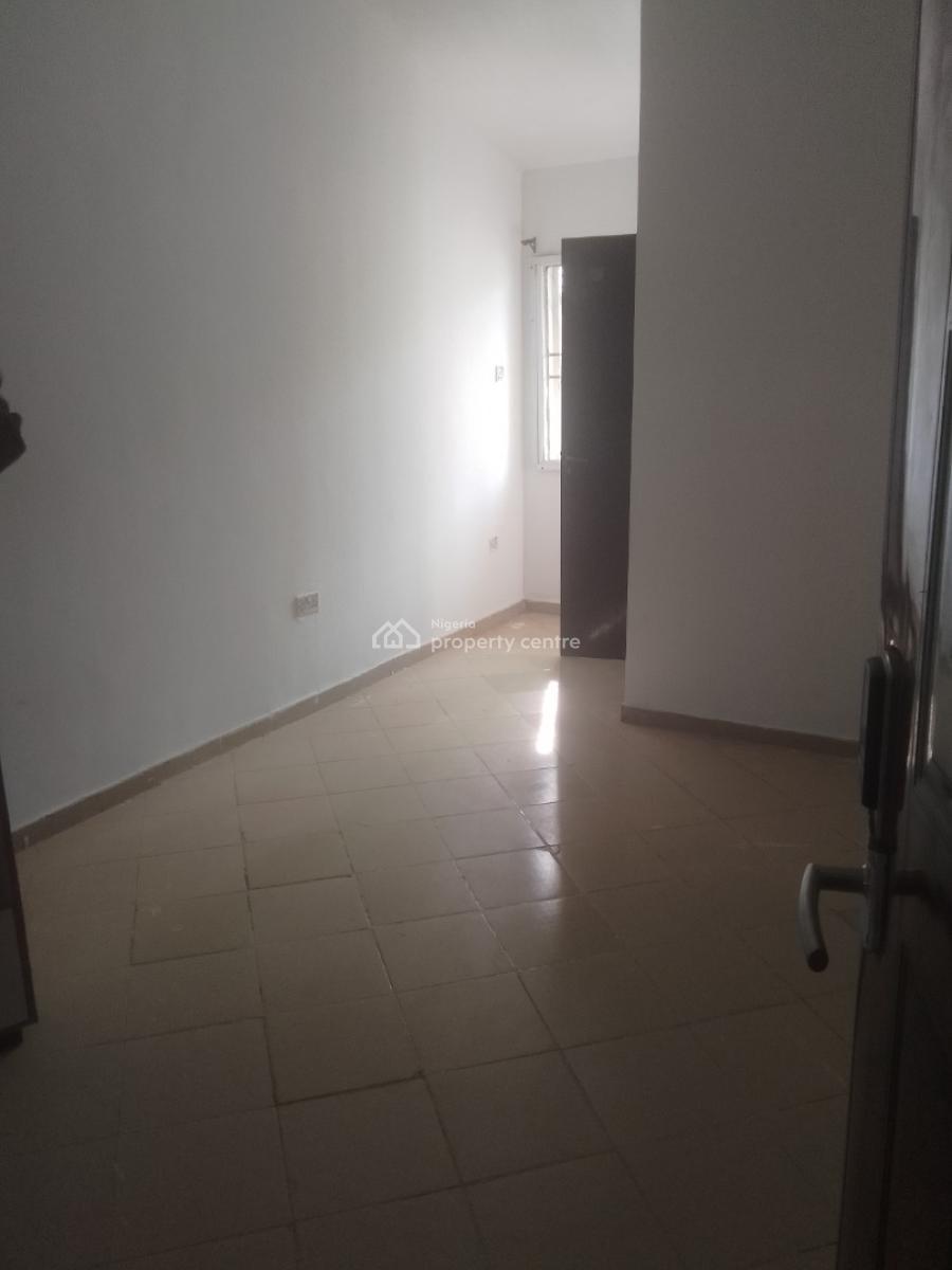 2 Bedroom Apartment Upstairs, Agungi, Lekki, Lagos, Flat / Apartment for Rent