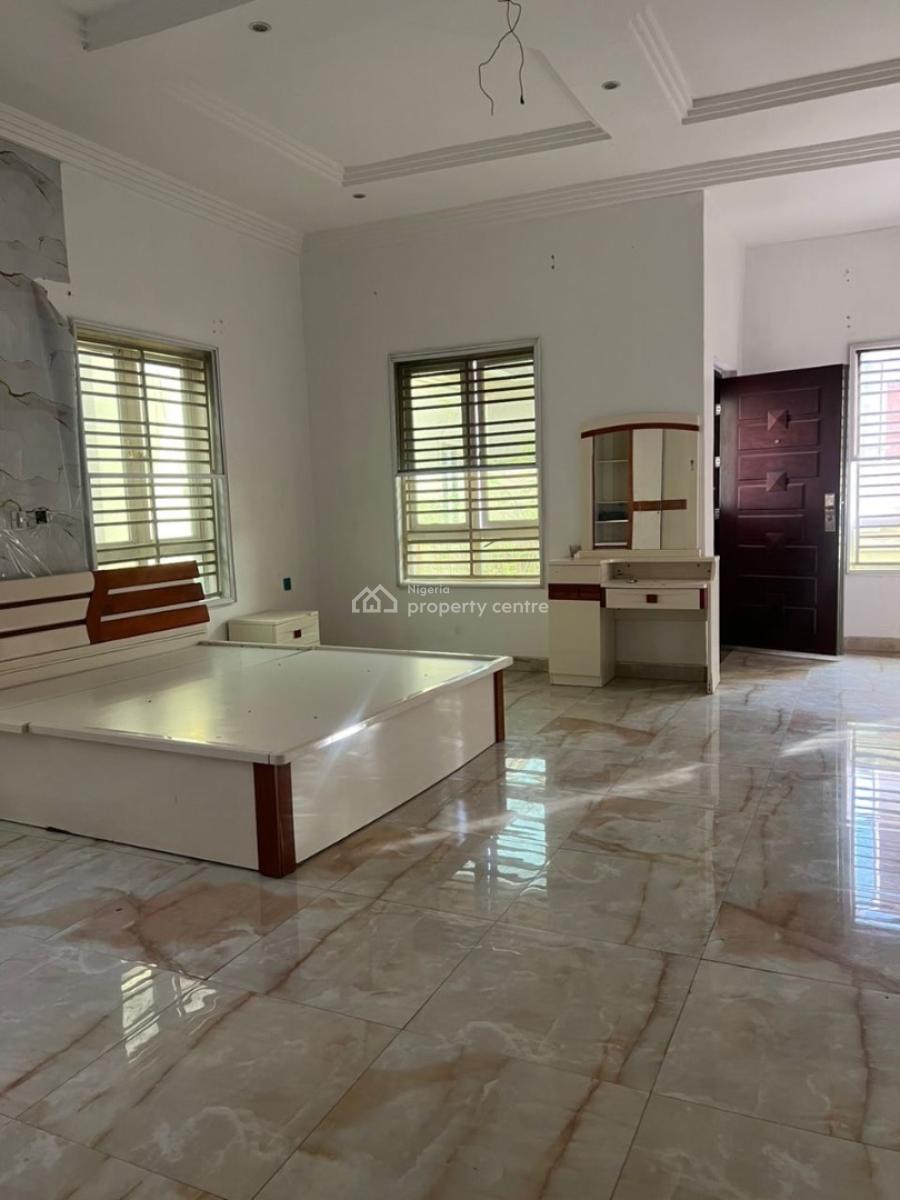Spacious Master Bedroom in a Shared Apartment, West Gate Estate Spg Road, Lekki, Lagos, House for Rent