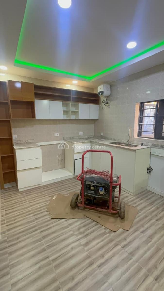 3 Bedroom Detached Duplex with Bq, Close to Ebaeno Supermarket, Gaduwa, Abuja, Detached Duplex for Sale