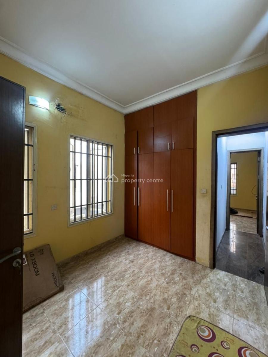 Spacious 3 Bedroom with Bq, Chevron, Lekki, Lagos, Flat / Apartment for Rent