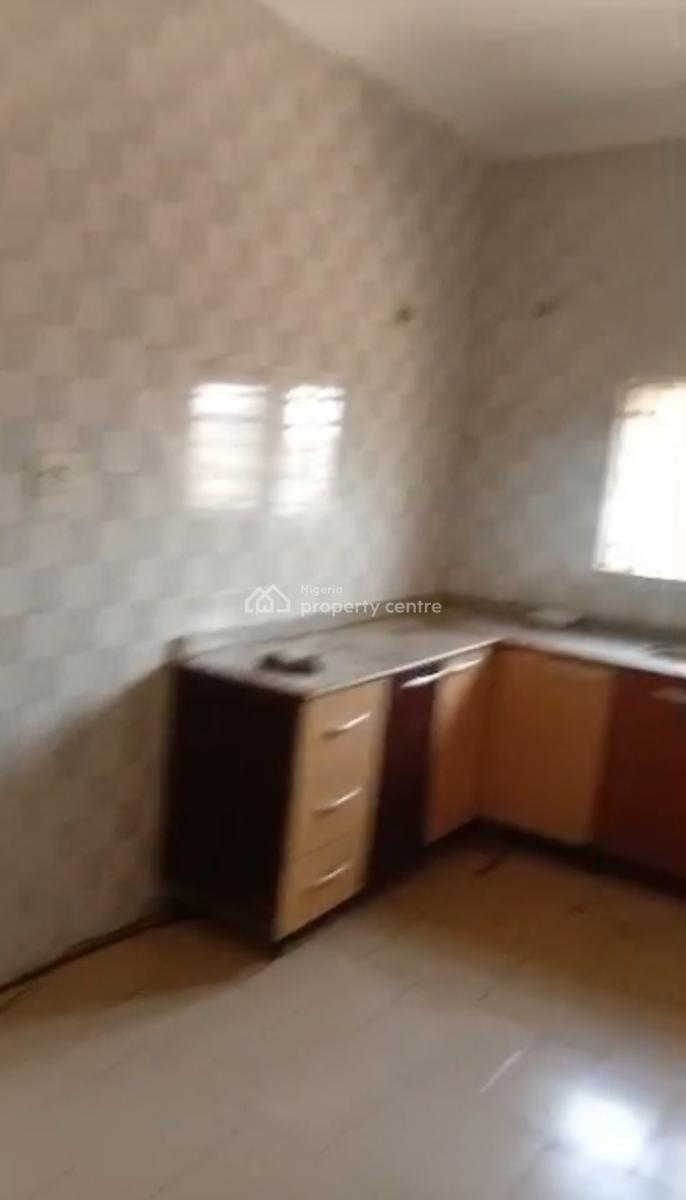 Spacious 3bedroom Flat, 2st Floor,  Tarred Rd, Wuye Main ( Tarred Rd, Wuye, Abuja, Flat / Apartment for Rent