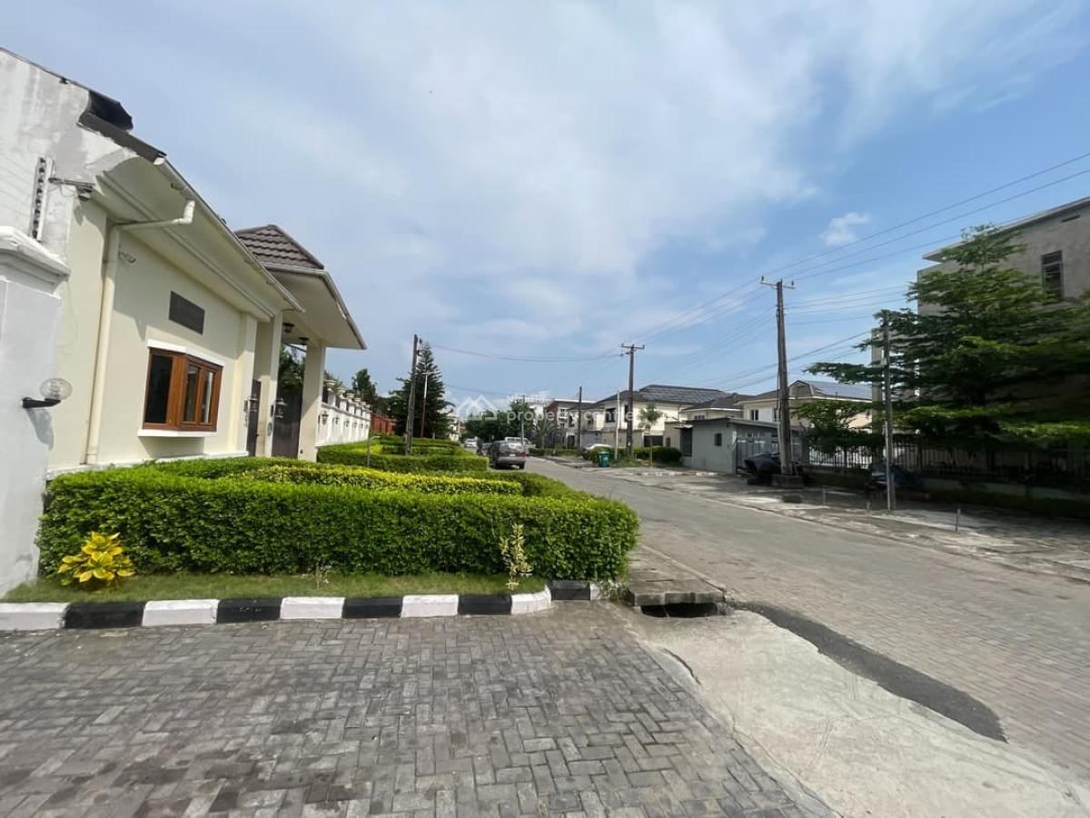 4 Bedroom Semi Detached Duplex, Lekki Phase 1, Lekki, Lagos, Commercial Property for Rent