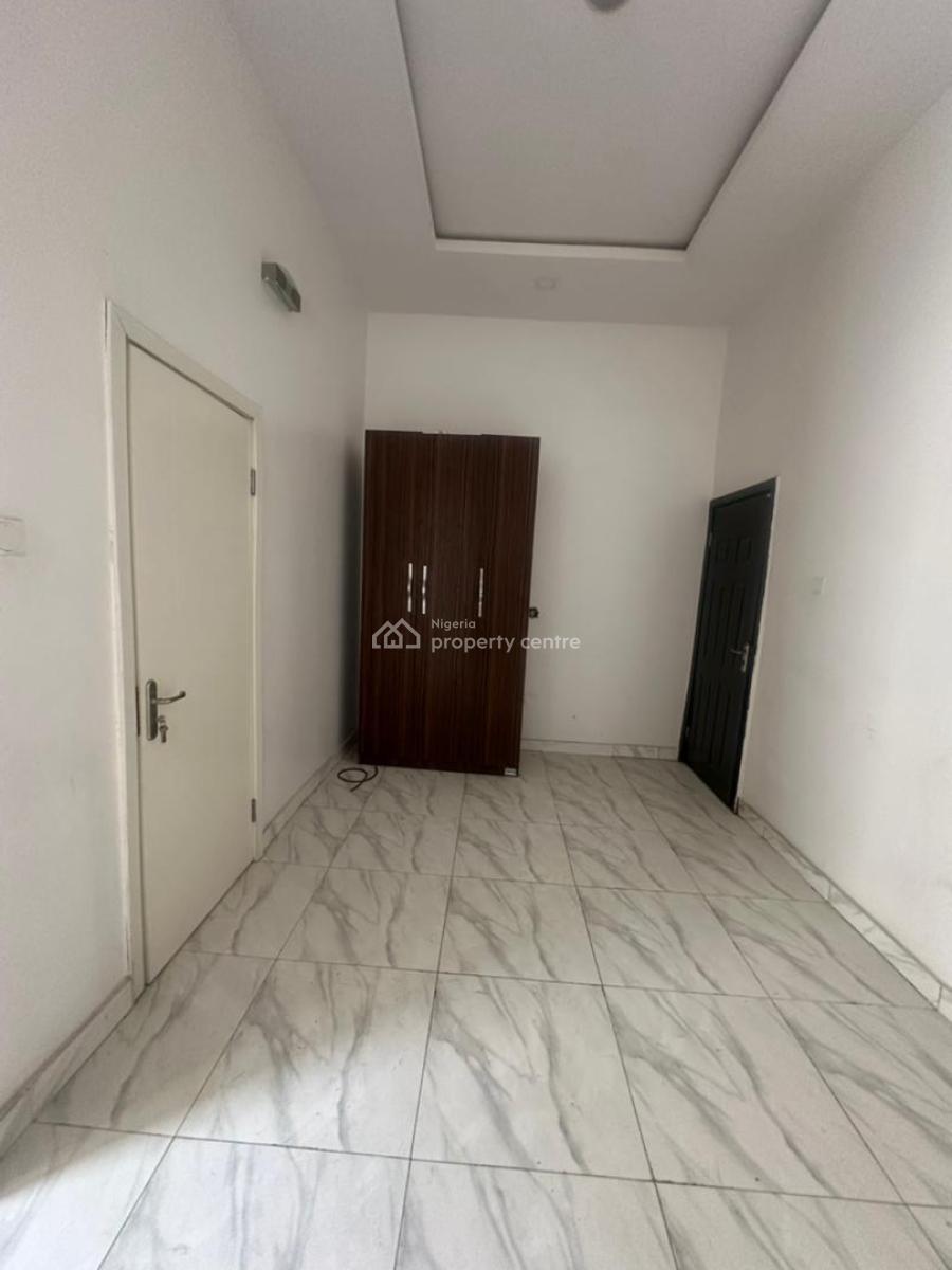 Executive Single Room Apartment (upper Floor), Ikota, Lekki, Lagos, Flat / Apartment for Rent