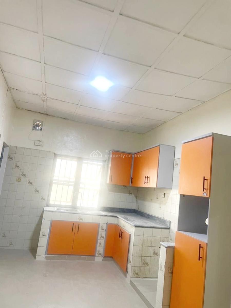 Luxury 3 Bedroom Flat, Gra Phase 1, Magodo, Lagos, Flat / Apartment for Rent