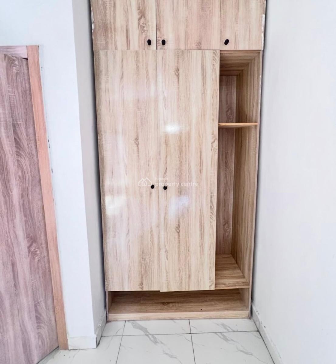 Spacious Semi-master Bedroom, Orchid Road,dpk Estate, Lekki, Lagos, Flat / Apartment for Rent