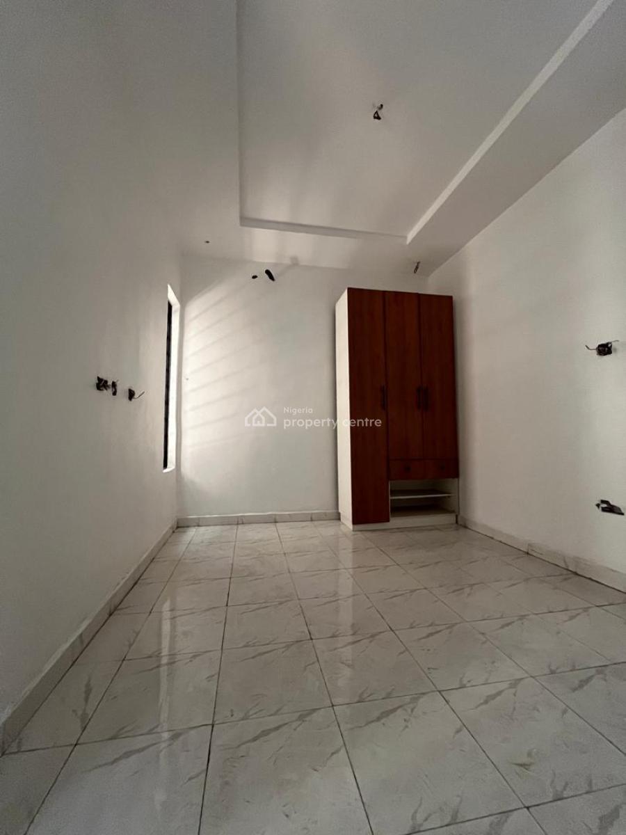 Exclusive 2 Bedroom Apartment in a Gated Neighborhood., Gbagada, Lagos, Flat / Apartment for Sale