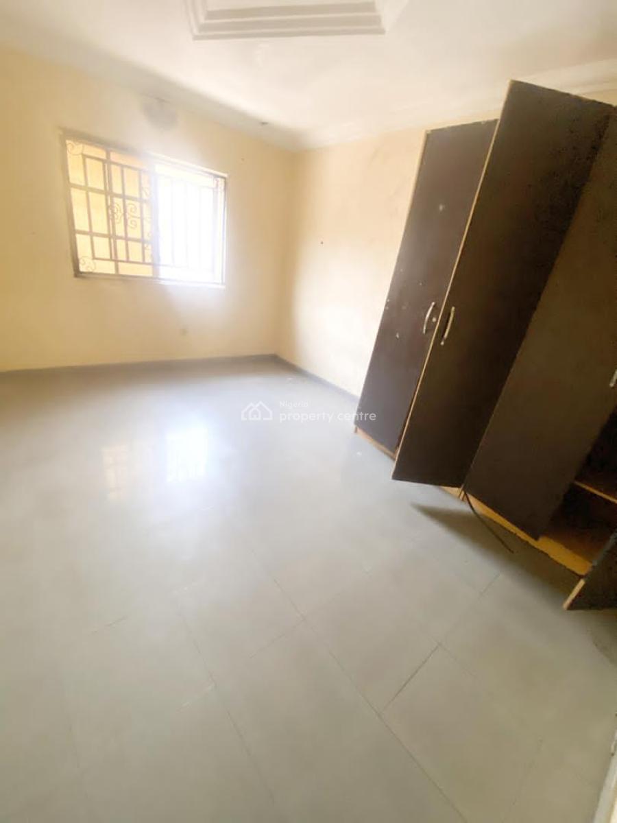 Spacious 3 Bedroom Flat, Omole Phase 2, Ikeja, Lagos, Flat / Apartment for Rent