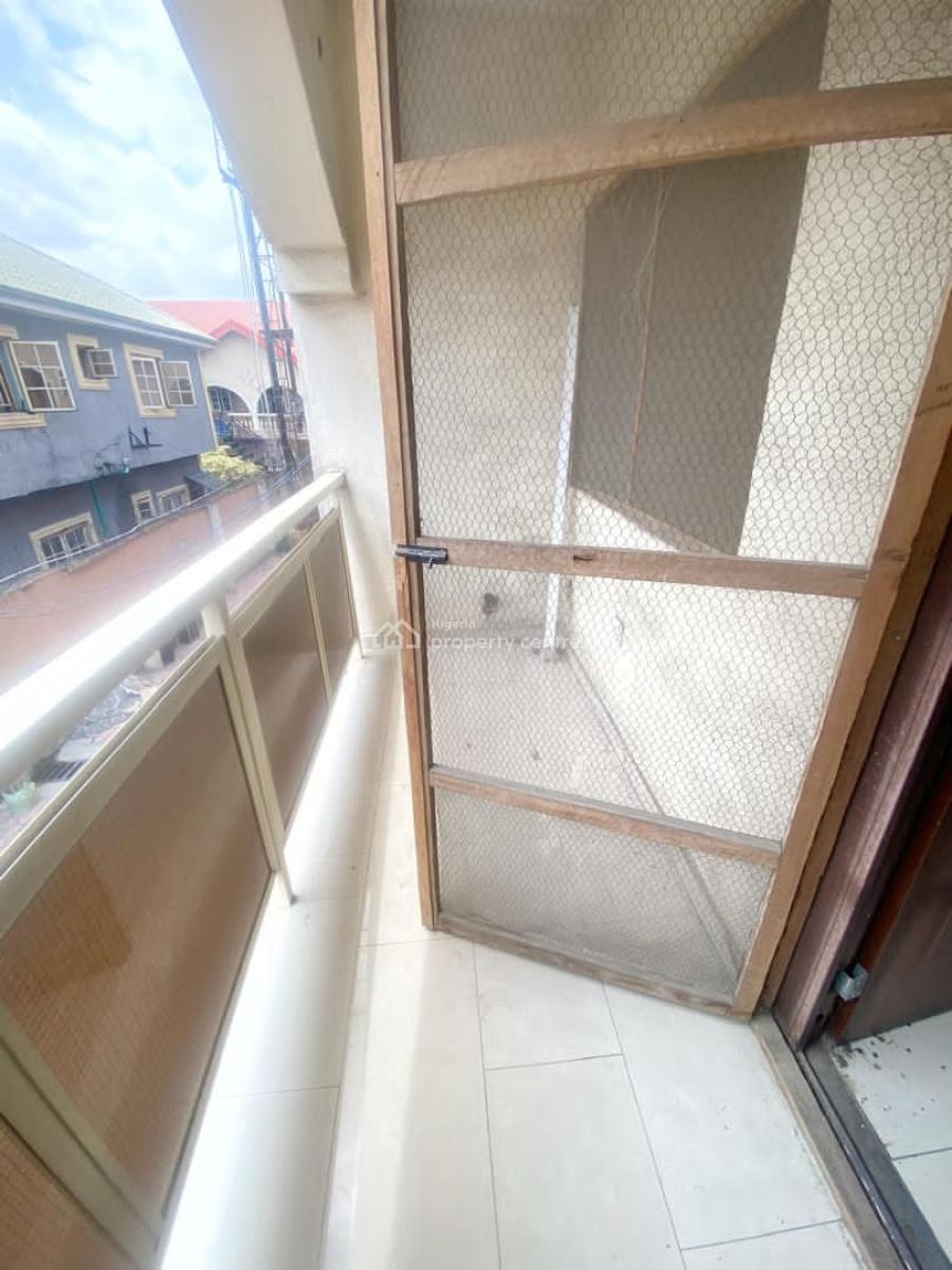 Spacious 3 Bedroom Flat, Omole Phase 2, Ikeja, Lagos, Flat / Apartment for Rent