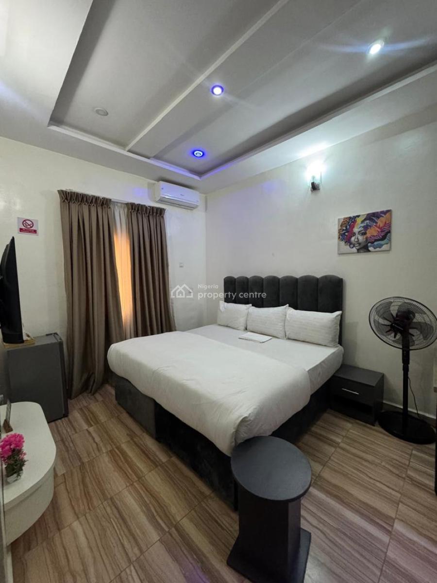 Fully Furnished  Tastefully Finished Spacious Standard Built:  3 Bedroom Flat, By Gilmor, Jahi, Abuja, Flat / Apartment for Rent