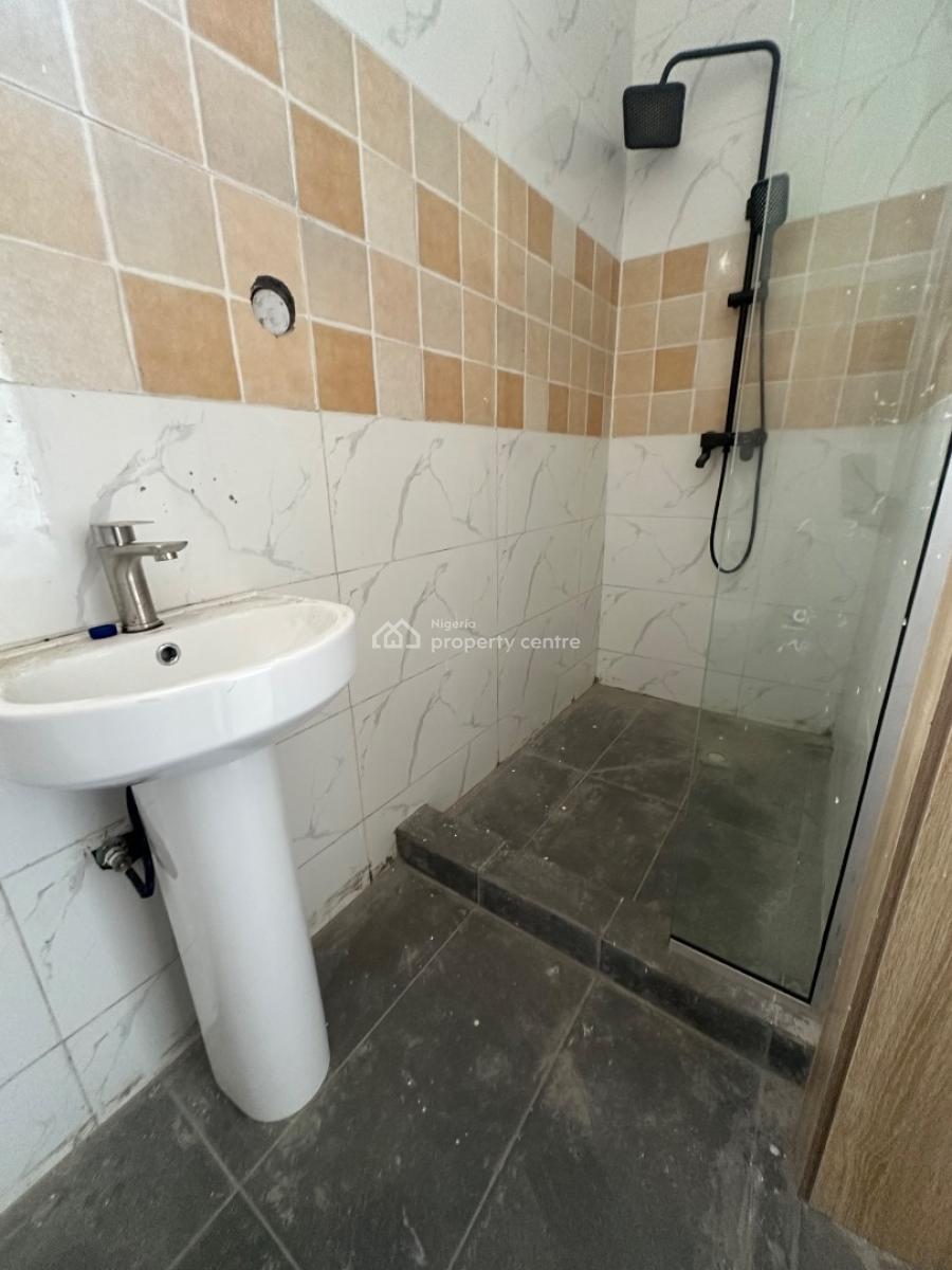 Specious 2 Bedroom Flat, Spg Ologolo, Lekki, Lagos, Flat / Apartment for Rent