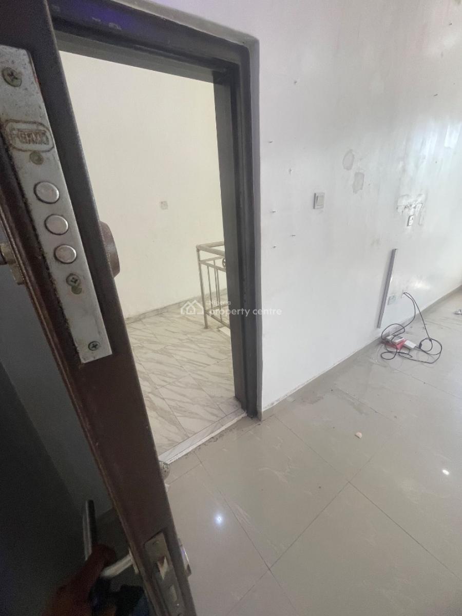 Spacious 2 Bedroom Apartment, Ikota Gra, Ikota, Lekki, Lagos, Flat / Apartment for Rent