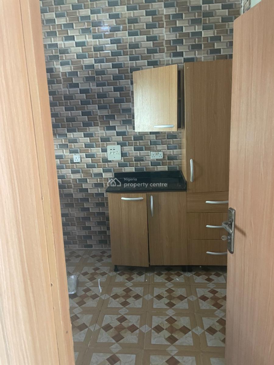 Spacious 2 Bedroom Apartment, Ikota Gra, Ikota, Lekki, Lagos, Flat / Apartment for Rent