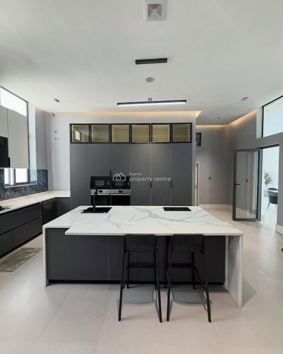 8 Bedroom Villa, Asokoro District, Abuja, House for Sale