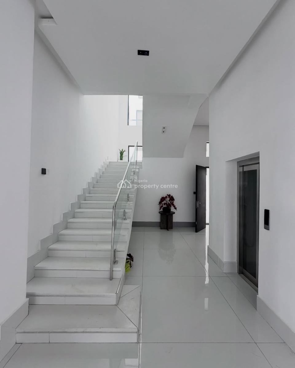 8 Bedroom Villa, Asokoro District, Abuja, House for Sale