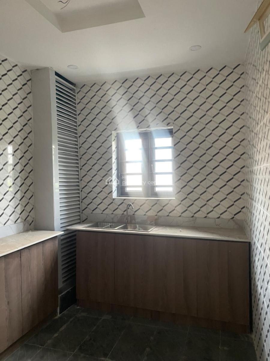 Exclusive 2 Bedroom Apartment, Yaba, Lagos, Flat / Apartment for Rent